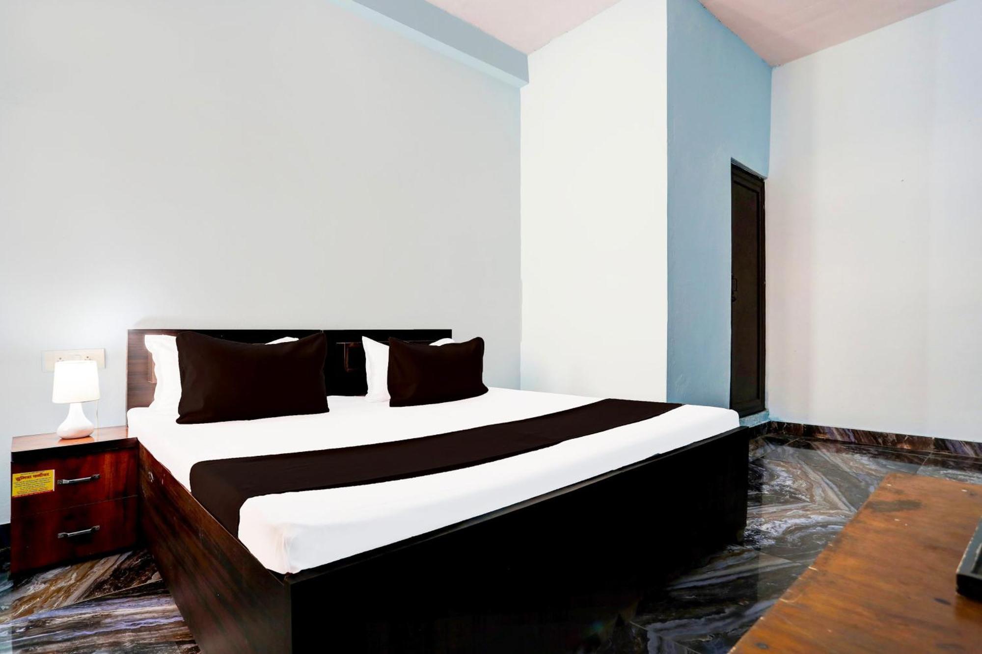 Spot On New Diamond Guest House Rudrapur Eksteriør bilde