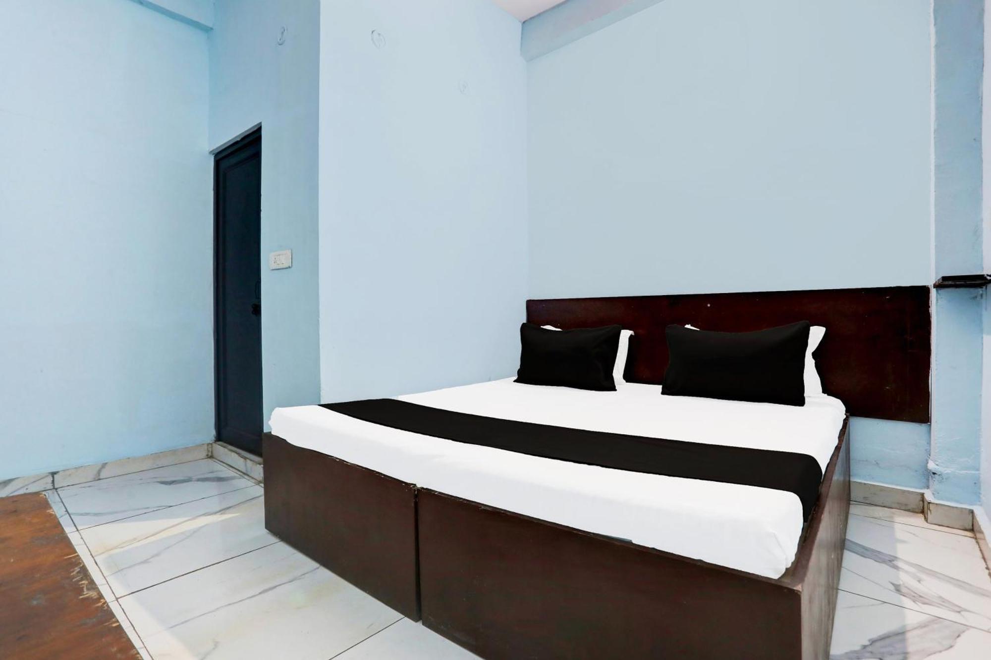 Spot On New Diamond Guest House Rudrapur Eksteriør bilde