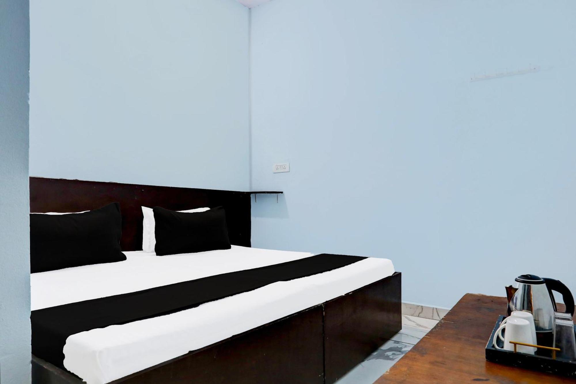 Spot On New Diamond Guest House Rudrapur Eksteriør bilde