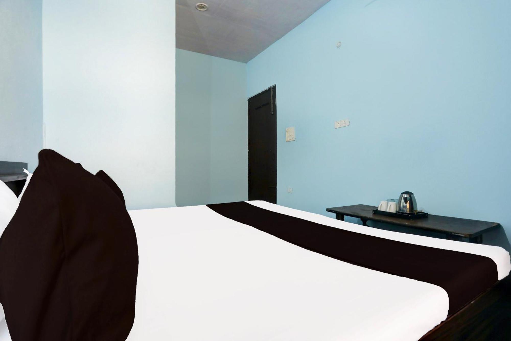 Spot On New Diamond Guest House Rudrapur Eksteriør bilde