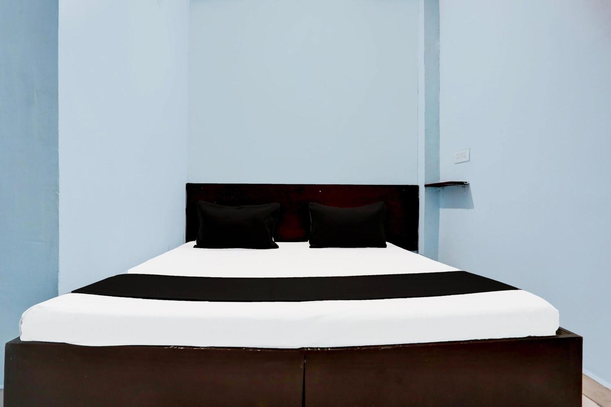 Spot On New Diamond Guest House Rudrapur Eksteriør bilde