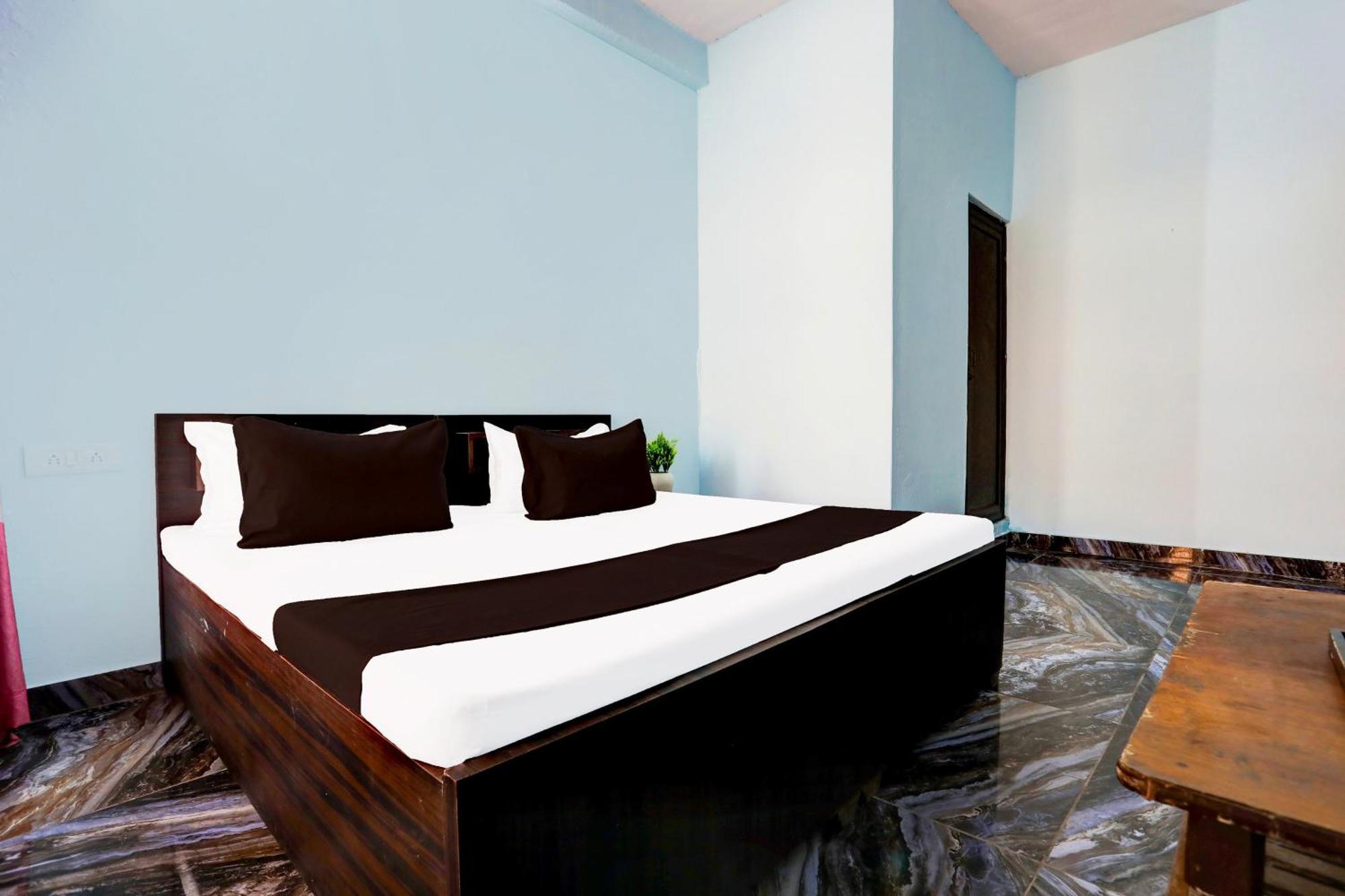 Spot On New Diamond Guest House Rudrapur Eksteriør bilde