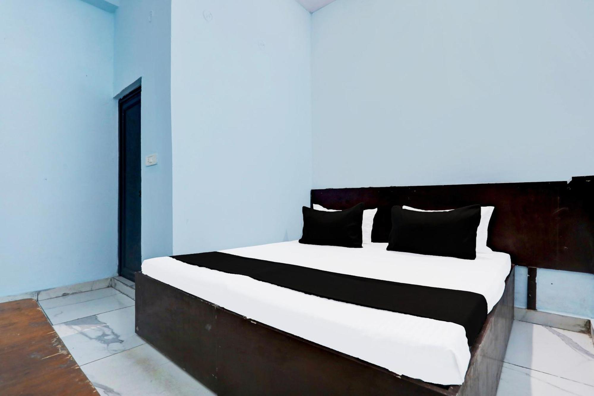 Spot On New Diamond Guest House Rudrapur Eksteriør bilde